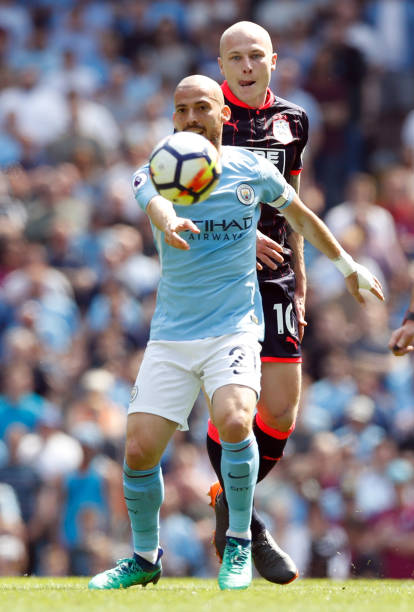 曾一度带领 曾一度带领