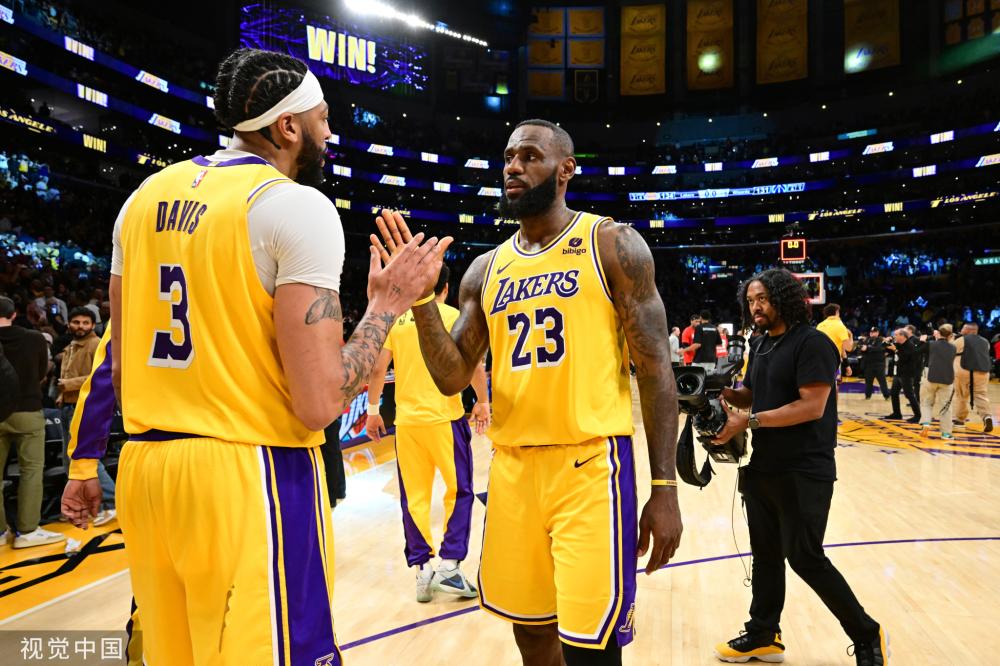 足球对中场 足球对中场